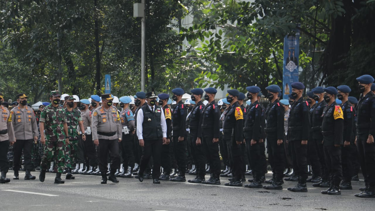 Polda Jabar Gelar Pasukan Operasi Lilin Lodaya Tahun 2021 di Bandung