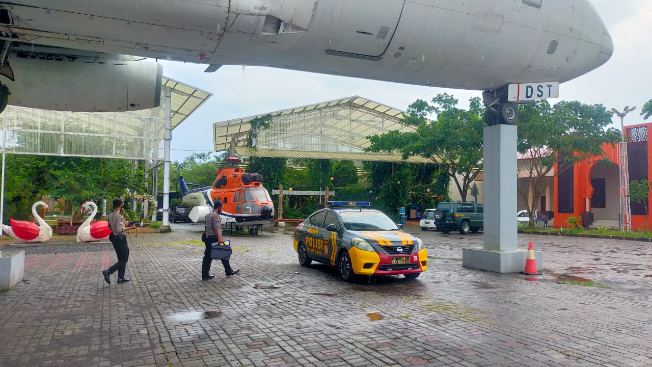 Personel Gabungan Polri dan Instansi Pemerintah Terus Gencarkan Patroli Pengawasan Prokes