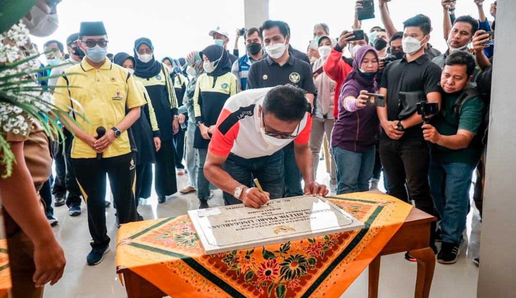 Bupati Herdiat Resmikan Stadion Atletik Prabu Linggabuana