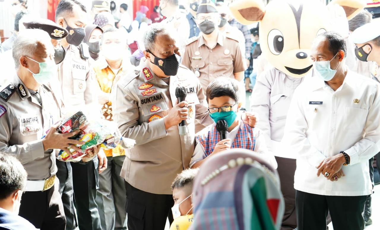Kapolda Jabar Minta kepada Seluruh Warga Jabar Agar Gelorakan Semangat Vaksinasi