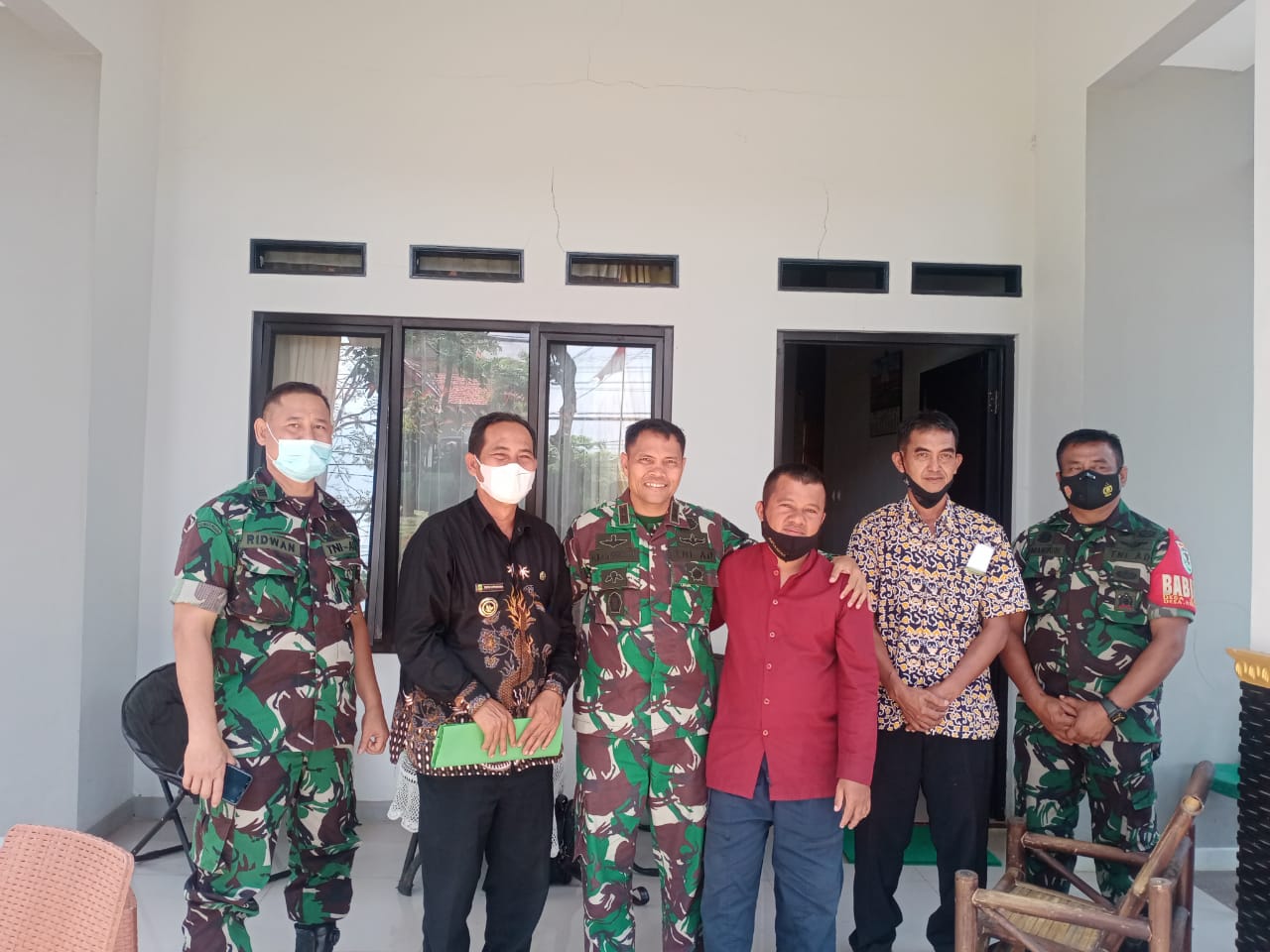 Kodim 0615/Kuningan Bantu Renovasi Rumah Mantan Teroris JAD