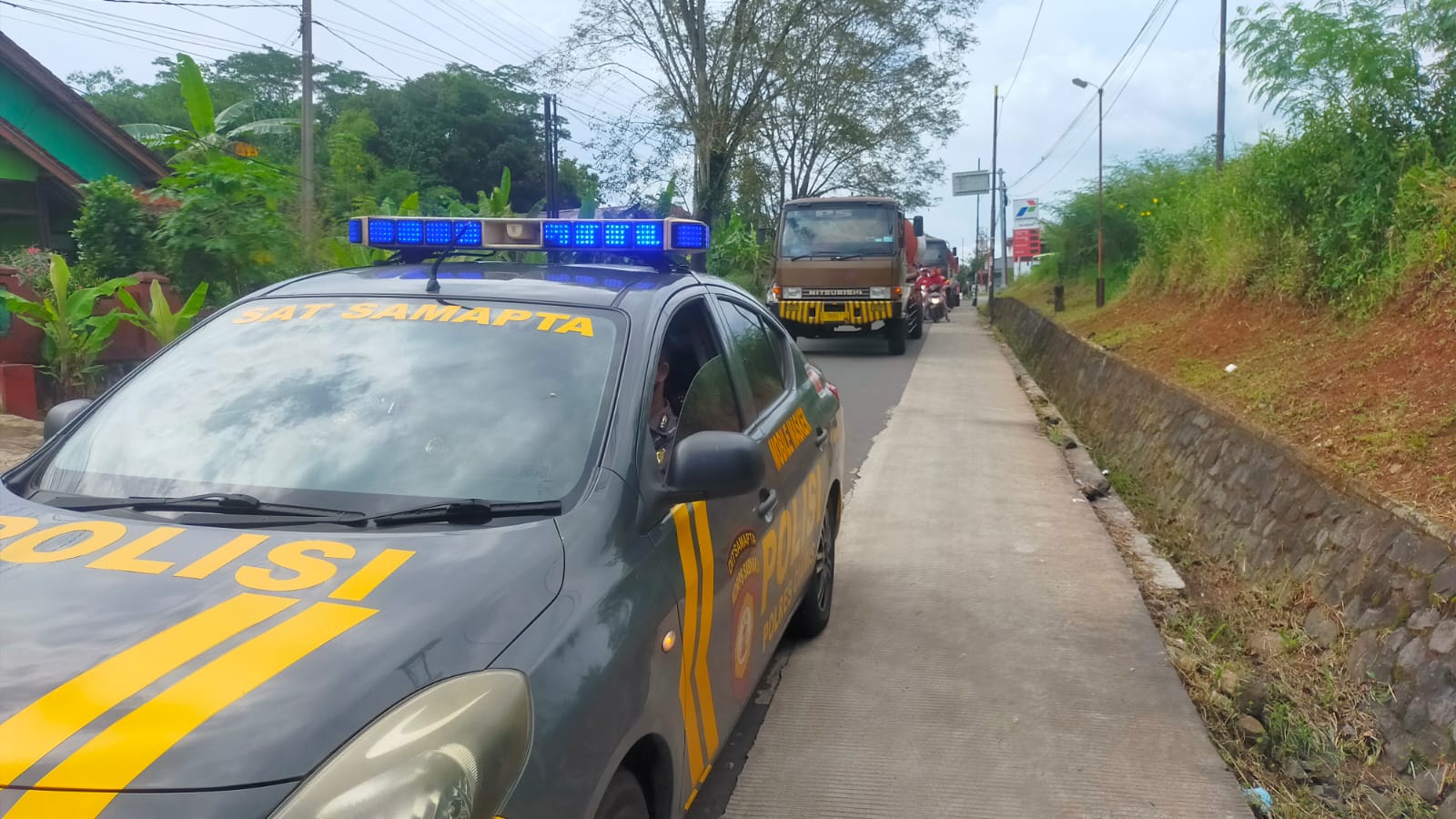 Sat Samapta Polres Ciamis Laksanakan Pengamanan dan Pengawalan Tanki Minyak Goreng Curah