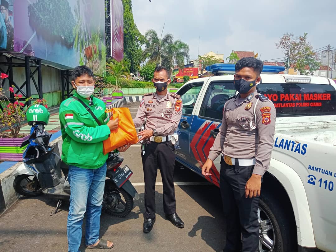 Personel Polres Ciamis Terus Secara Masif Tebar Kebaikan kepada Masyarakat