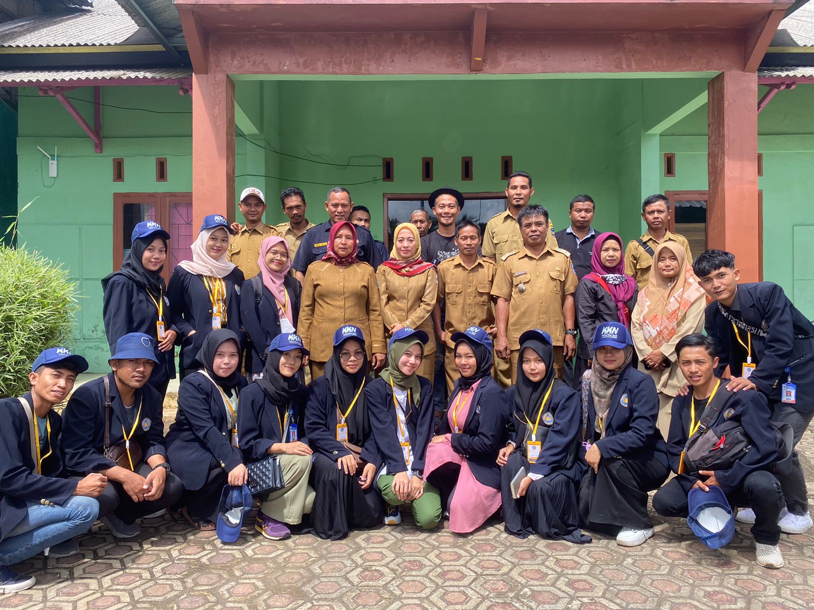 Kades Limusgede Mengaku Terbantu dengan Adanya Mahasiswa KKN UMTAS