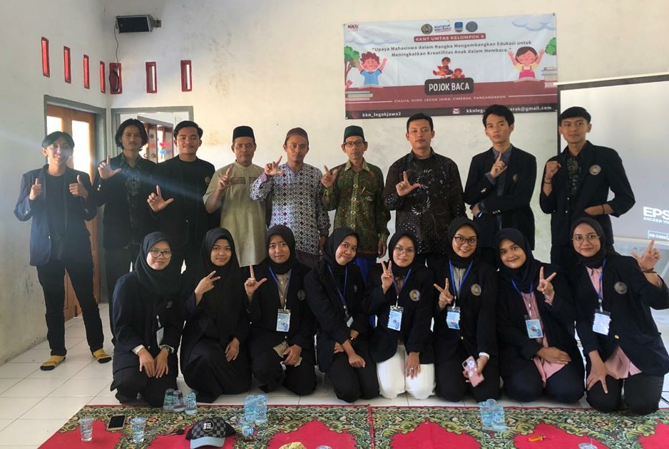 Tingkatkan Minat Baca Anak Usia Dini, Mahasiswa KKN UMTAS Kelompok 6 Gelar Pojok Baca